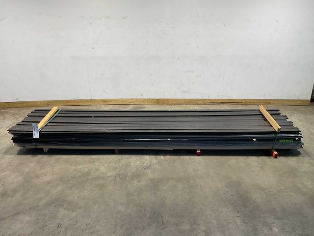 Vuren open gevelbekleding batten zwart 430x6,8x1,8 cm (150x) - afbeelding 1 van  6
