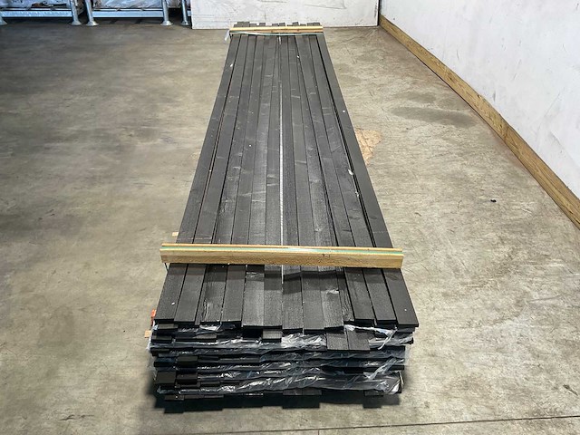 Vuren open gevelbekleding batten zwart 430x6,8x1,8 cm (150x) - afbeelding 3 van  6