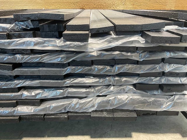 Vuren open gevelbekleding batten zwart 430x6,8x1,8 cm (150x) - afbeelding 6 van  6