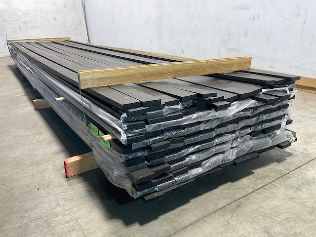 Vuren open gevelbekleding batten zwart 430x6,8x1,8 cm (150x) - afbeelding 6 van  7