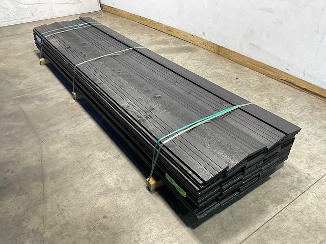 Vuren open gevelbekleding board zwart 365x18x1,8 cm (75x) - afbeelding 1 van  8