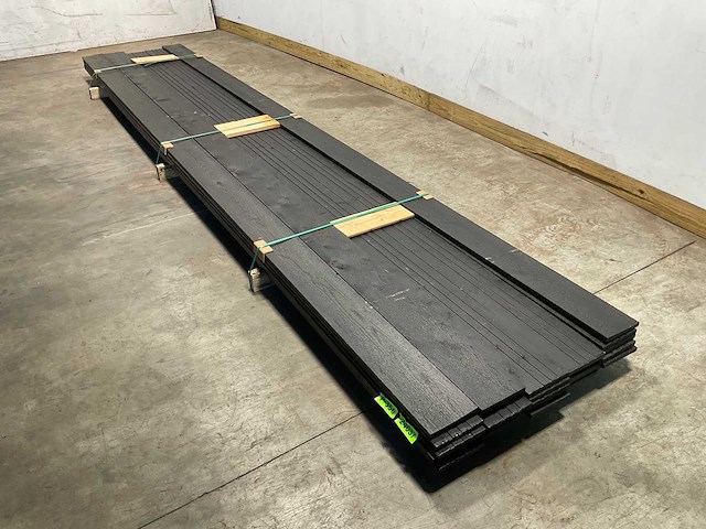 Vuren open gevelbekleding board zwart 490x18x1,8 cm (28x) - afbeelding 1 van  7