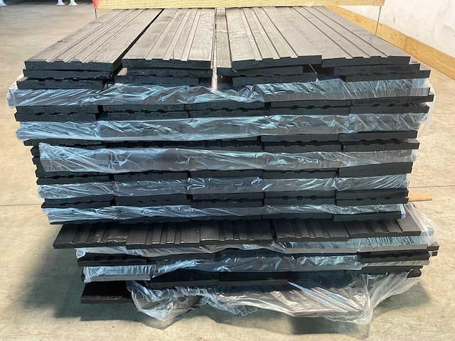 Vuren open gevelbekleding board zwart 490x18x1,8 cm (45x) - afbeelding 10 van  10