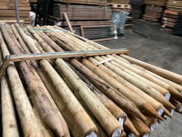 Vuren paal rond, geïmpregneerd en gepunt - 250x6x6 cm (66x) - afbeelding 2 van  12