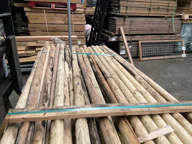 Vuren paal rond, geïmpregneerd en gepunt - 250x6x6 cm (66x) - afbeelding 3 van  12