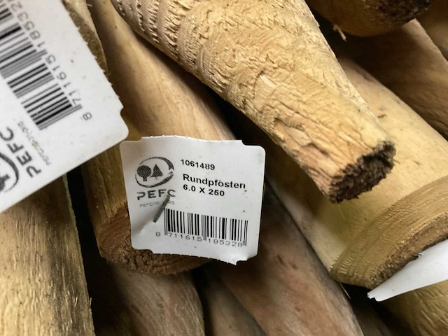 Vuren paal rond, geïmpregneerd en gepunt - 250x6x6 cm (66x) - afbeelding 4 van  12