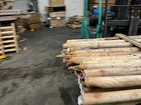 Vuren paal rond, geïmpregneerd en gepunt - 250x6x6 cm (66x) - afbeelding 8 van  12