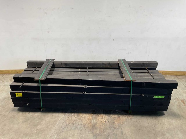 Vuren paal verlijmd zwart 300x12x12 cm (13x) - afbeelding 2 van  7