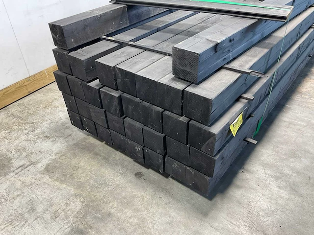 Vuren paal verlijmd zwart 300x12x12 cm (13x) - afbeelding 5 van  7