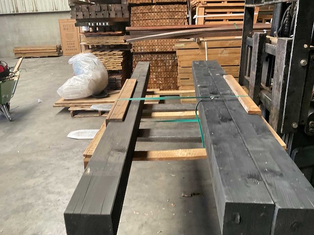 Vuren paal zwart gespoten - 250x14x14 cm (3x) - afbeelding 9 van  10