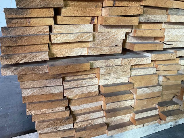 Vuren plank 210x9,5x1,8 cm (70x) - afbeelding 3 van  5