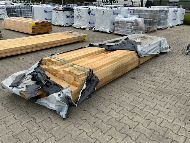 Vuren plank 3670 tot 4280mm (55x) - afbeelding 1 van  6