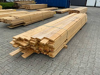 Vuren plank 3800 tot 5100x120x28mm +/-130st - afbeelding 1 van  1