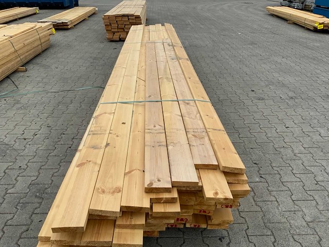 Vuren plank 3800 tot 5100x120x28mm ca 130 stuks - afbeelding 4 van  9