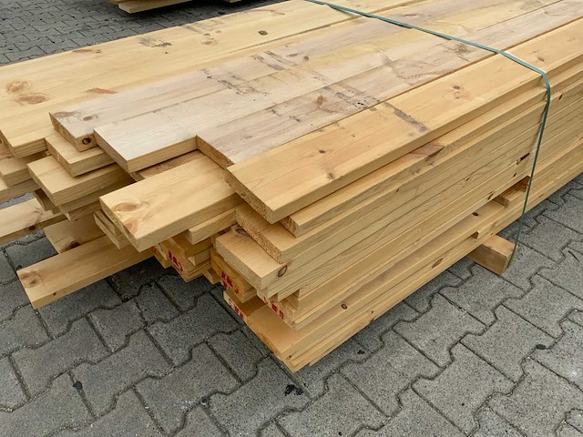 Vuren plank 3800 tot 5100x120x28mm ca 130 stuks - afbeelding 7 van  9