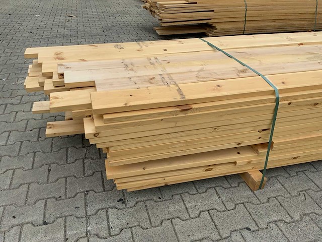 Vuren plank 3800 tot 5100x120x28mm ca 130 stuks - afbeelding 8 van  9