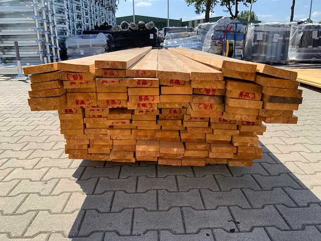 Vuren plank 3900-4500x120x30mm (136x) - afbeelding 4 van  7