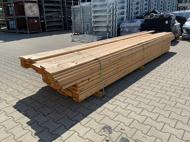 Vuren plank 3900-4500x120x30mm (136x) - afbeelding 1 van  7