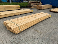 Vuren plank 3900x120x28mm 64st - afbeelding 1 van  1