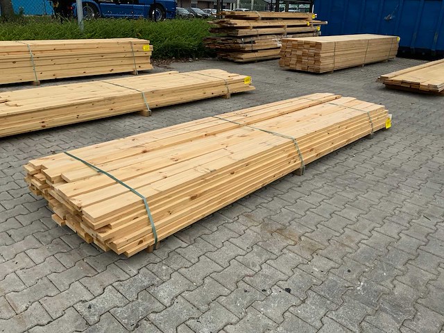 Vuren plank 3900x120x28mm (64x) - afbeelding 1 van  9