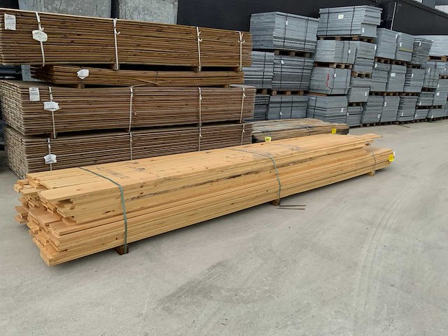 Vuren plank 4600 tot 5500mm (100x) - afbeelding 1 van  9