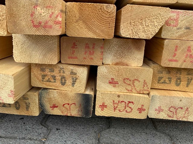 Vuren plank 4800x70-100x50mm (118x) - afbeelding 7 van  7