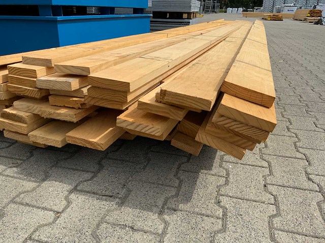 Vuren plank 5480x130x28mm (63x) - afbeelding 6 van  8