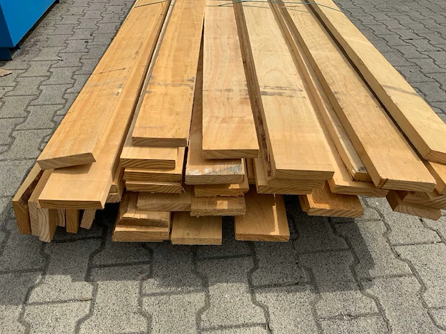 Vuren plank 5480x130x28mm (63x) - afbeelding 4 van  8