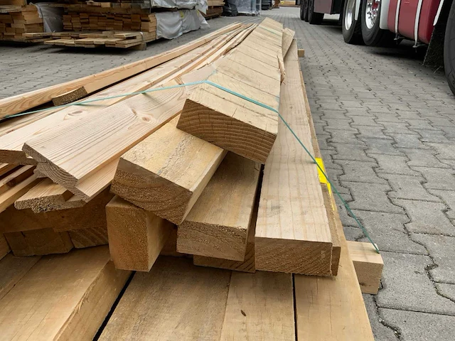 Vuren plank en ligger mix vanaf 4260 tot 5000mm (95x) - afbeelding 5 van  8