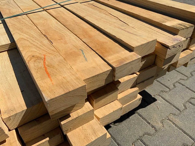 Vuren plank en vuren balk mix (96x) - afbeelding 9 van  10