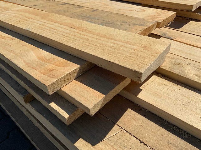 Vuren plank en vuren balk mix (96x) - afbeelding 6 van  8