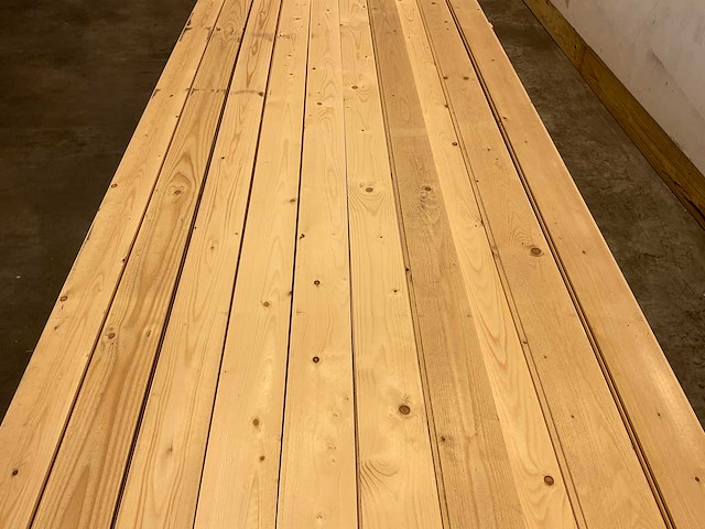 Vuren plank mes- en groef geschaafd 480x9,5x2 cm (132x) - afbeelding 4 van  7