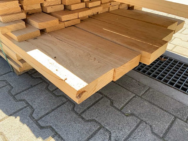 Vuren plank mix 3600-4900x130-200x25-30mm (125x) - afbeelding 7 van  10