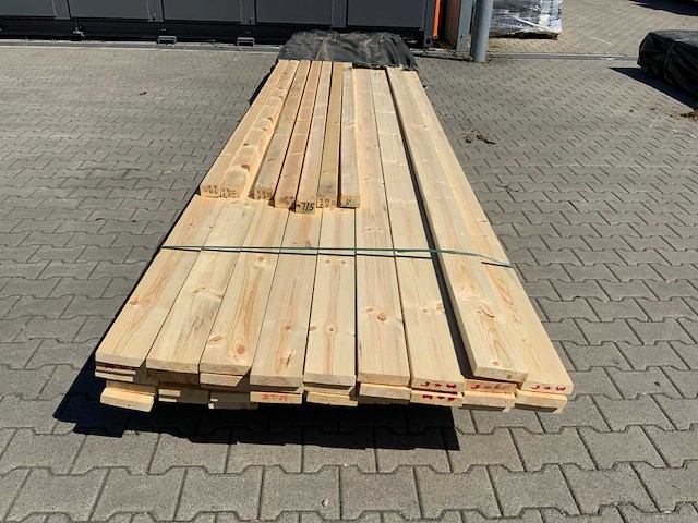 Vuren plank mix 4800-5400x120x25mm (105x) - afbeelding 1 van  1
