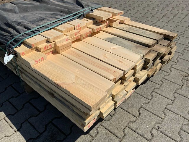 Vuren plank mix 4800-5400x120x25mm (110x) - afbeelding 1 van  4