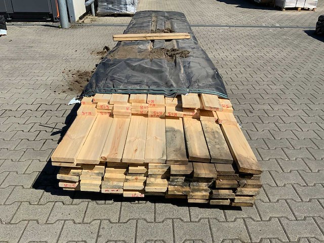 Vuren plank mix 4800-5400x120x25mm (110x) - afbeelding 1 van  1