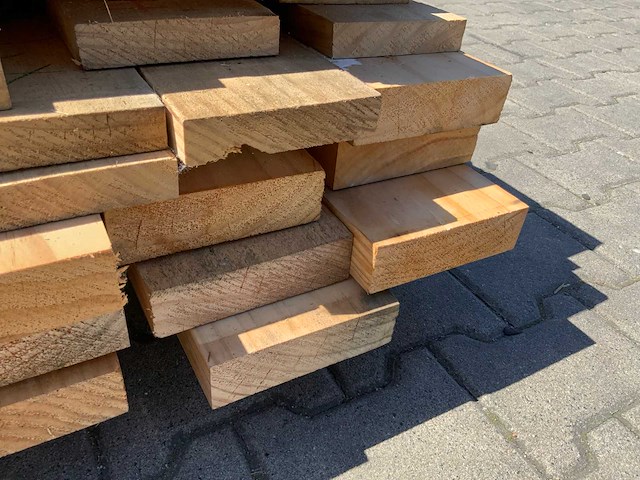 Vuren plank mix pakket tot 4880mm (80x) - afbeelding 9 van  10