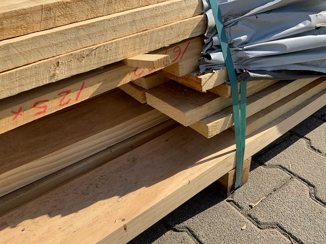 Vuren plank mix pakket tot 4880mm (84x) - afbeelding 7 van  9