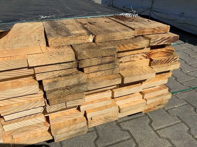 Vuren plank mix pakket tot 5600mm (110x) - afbeelding 3 van  4