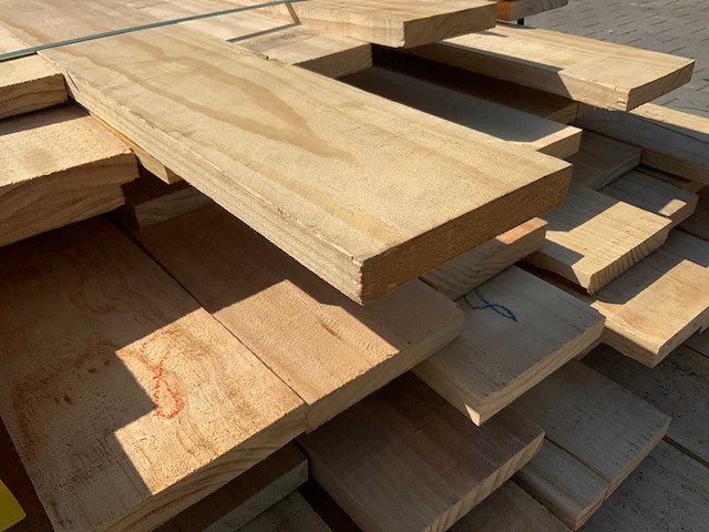 Vuren plank mix pakket tot 5600mm (110x) - afbeelding 4 van  7
