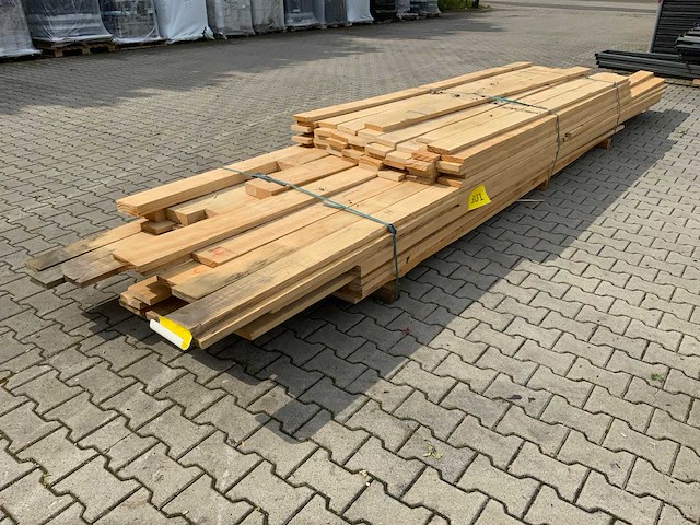 Vuren plank mix pakket tot 6000mm (110x) - afbeelding 1 van  8