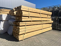 Vuren planken, plaatmaterialen en polycarbonaat, dakleer, units, machines, bouwmaterialen
