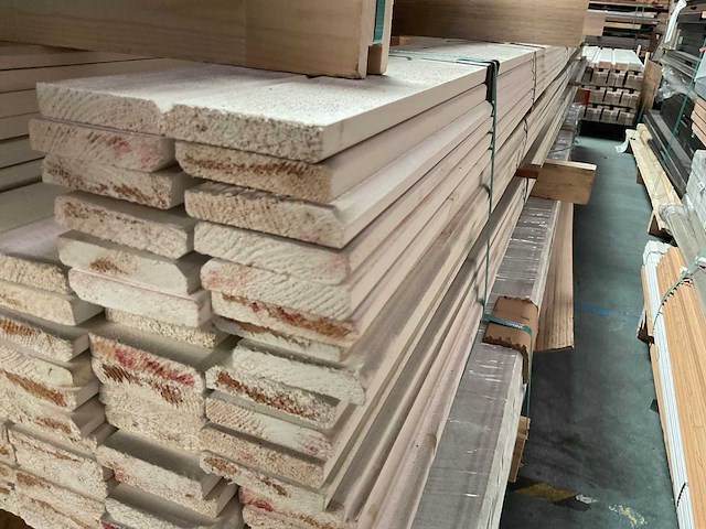 Vuren plint recht 12x55 mm - afbeelding 1 van  2