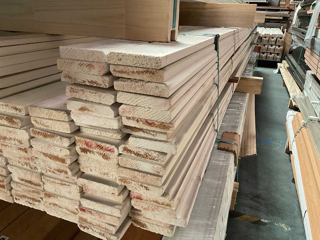 Vuren plint recht 12x55 mm - afbeelding 1 van  2