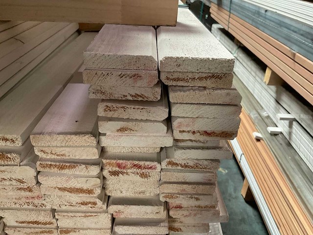 Vuren plint recht 12x55 mm - afbeelding 2 van  2