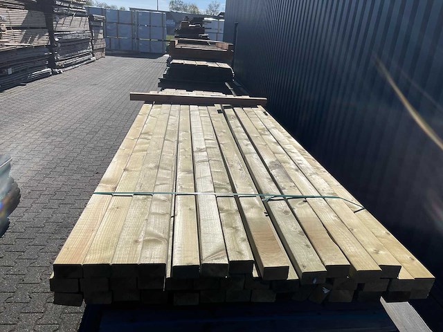 Vuren regels geschaafd geïmpregneerd 2600x75x47mm (39x) - afbeelding 1 van  3