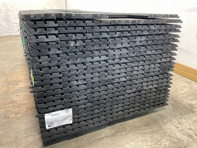 Vuren triple blokprofiel geschaafd zwart 224x14x2,4 cm (152x) - afbeelding 3 van  7