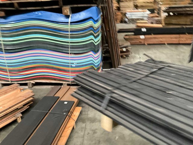 Vuren triple rhombusprofiel tuinplank gezwart 250x14,5x2,1 cm (20x) - afbeelding 4 van  7