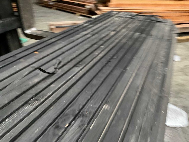 Vuren triple rhombusprofiel tuinplank gezwart 250x14,5x2,1 cm (20x) - afbeelding 6 van  7