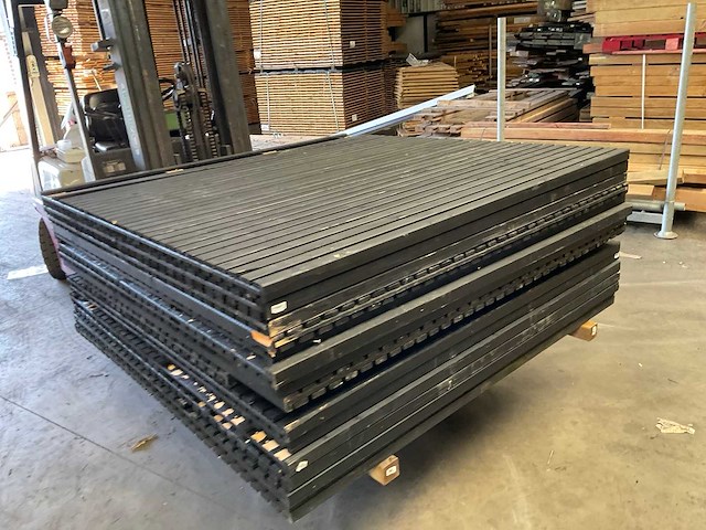 Vuren tuinscherm "elan" zwart gespoten - 180x180 cm (16x) - afbeelding 8 van  12